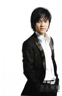 郑源个人资料简介,音乐才子，深情演绎，成就乐坛传奇