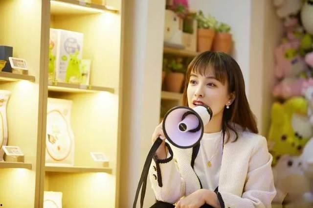 海涛发吴昕的照片,甜蜜互动引网友热议